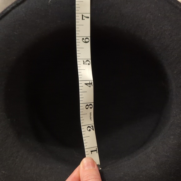 Vintage black hat with lace bow - Picture 6 of 7